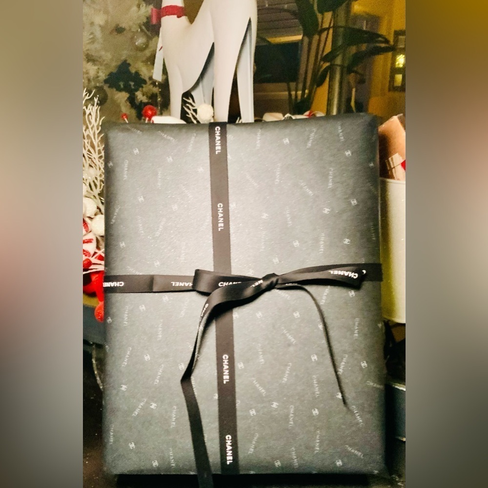 Chanel Ribbon & Gift wrapping paper 18”wide - Vintage Authentic brand new 🎁 - Picture 7 of 10